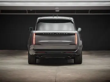 LAND ROVER Range Rover P550e Autobiography