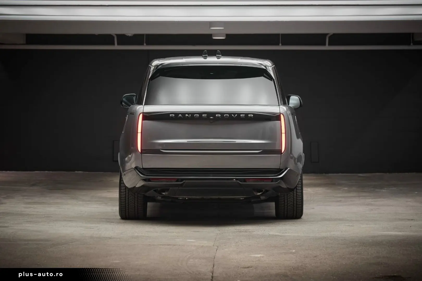 LAND ROVER Range Rover P550e Autobiography