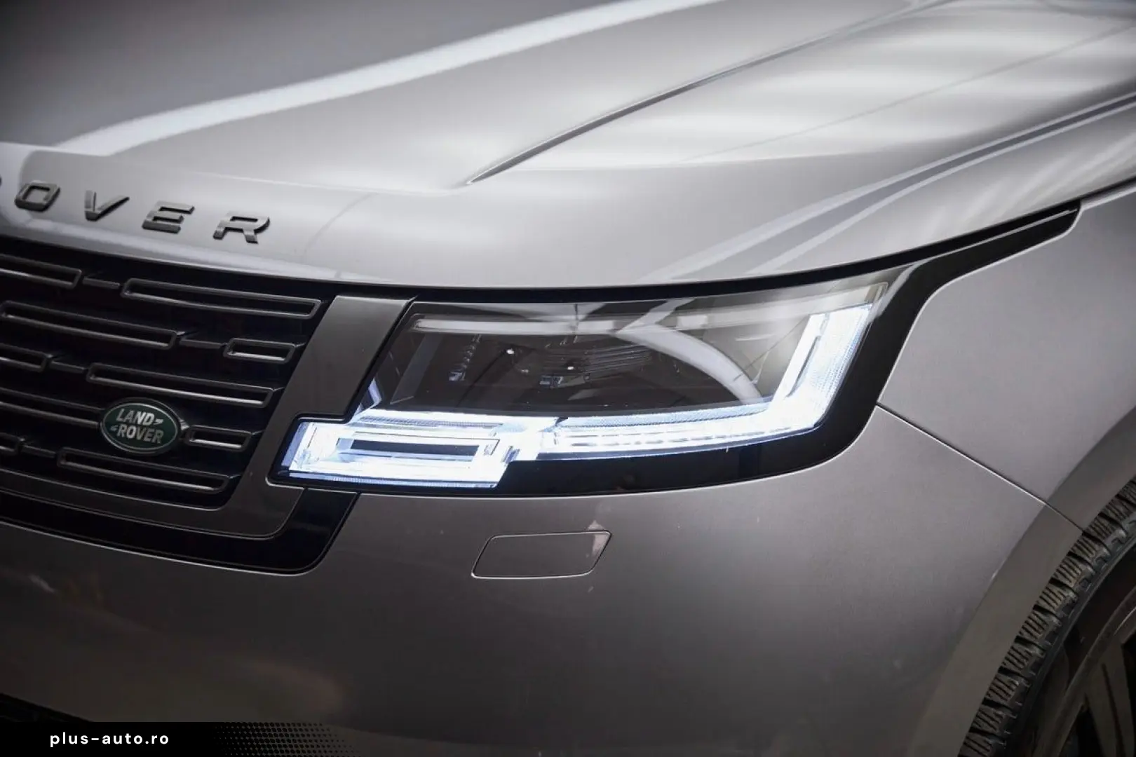 LAND ROVER Range Rover P550e Autobiography