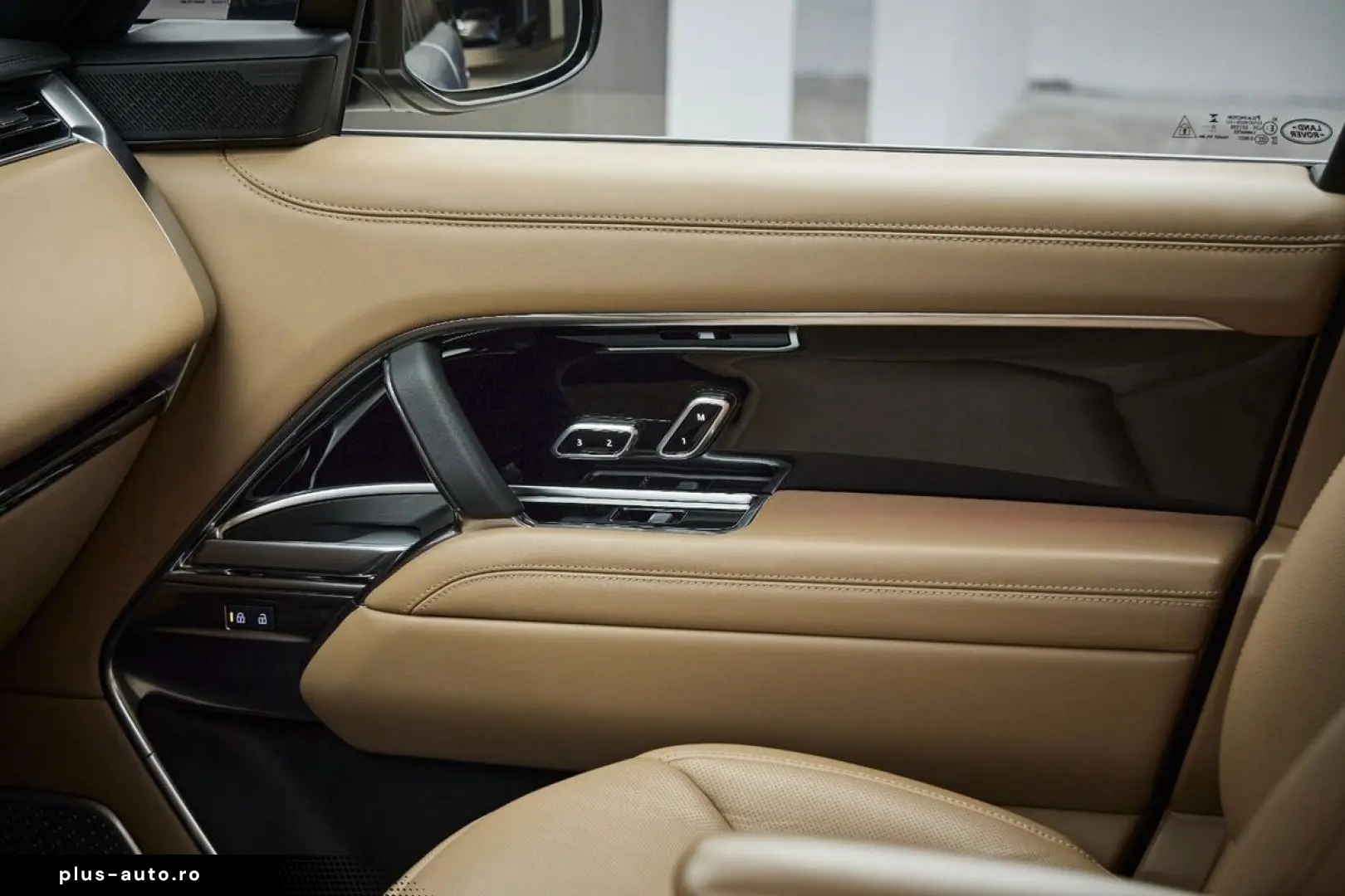 LAND ROVER Range Rover P550e Autobiography