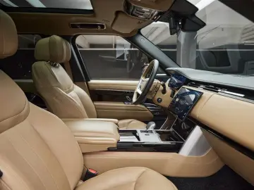 LAND ROVER Range Rover P550e Autobiography