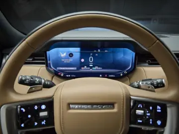 LAND ROVER Range Rover P550e Autobiography