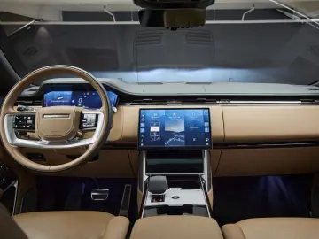 LAND ROVER Range Rover P550e Autobiography