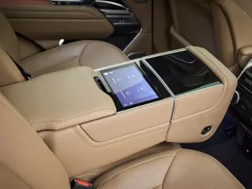 LAND ROVER Range Rover P550e Autobiography