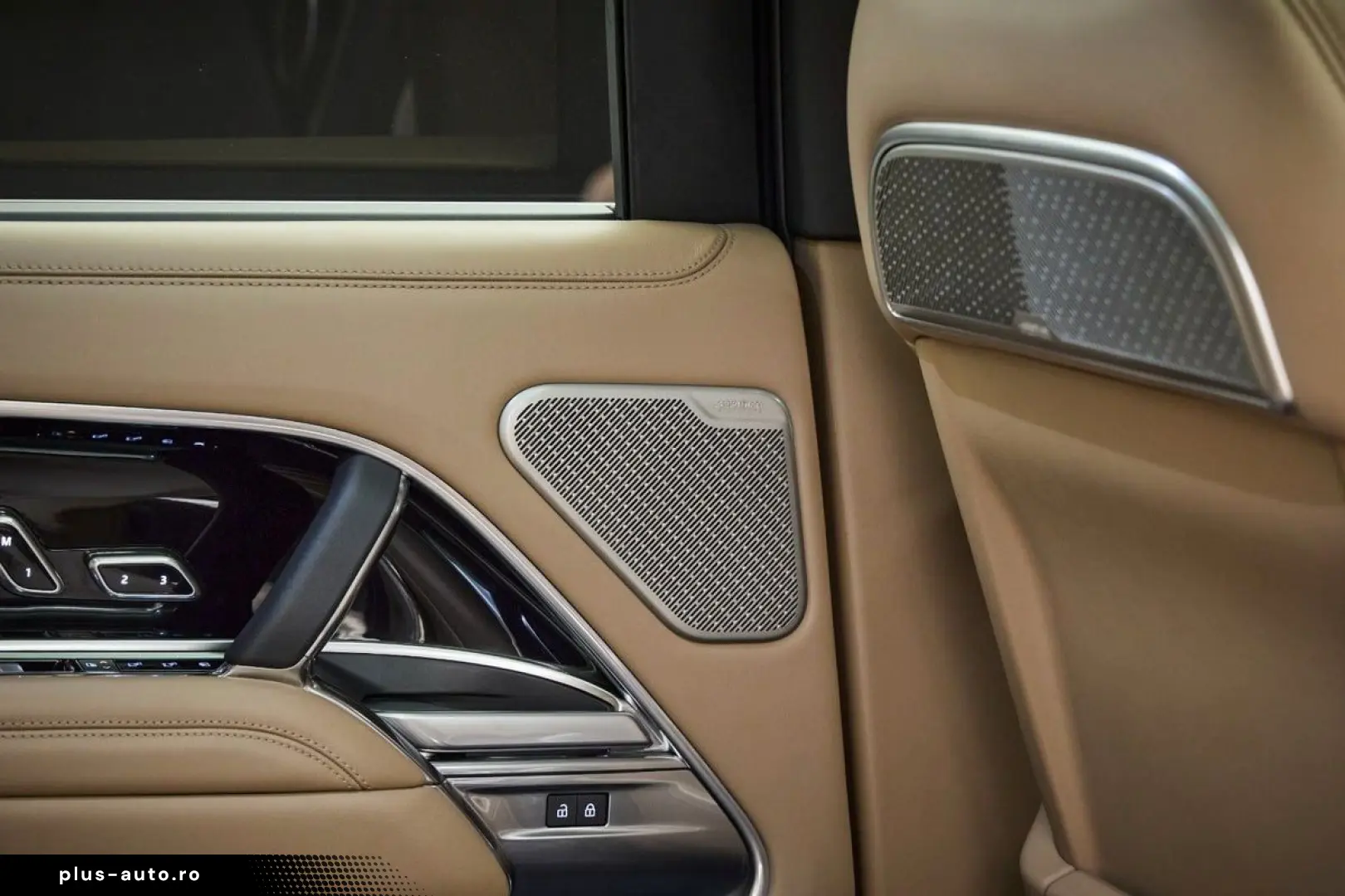 LAND ROVER Range Rover P550e Autobiography