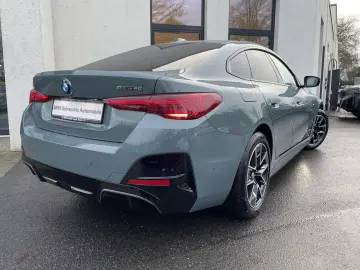 BMW i4 eDrive40 M Sport    AHK Glasdach DrivingAssPr