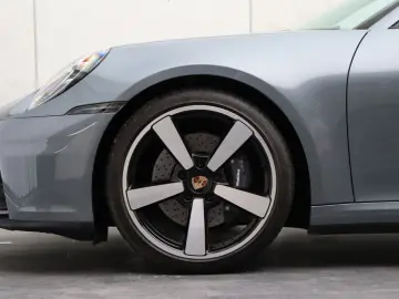 PORSCHE 911 992.2 Carrera Coupé Sitzbelüft. BOSE 18-W