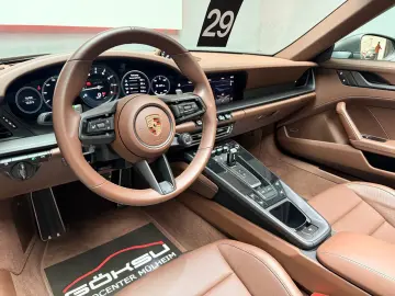 PORSCHE 911 Targa 4GTS Lift Matrix 360 4-RadLenkung 1.Hd