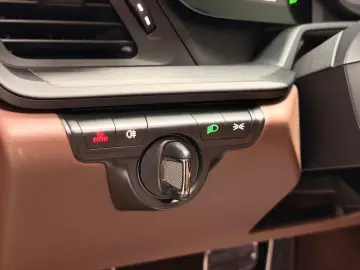 PORSCHE 911 Targa 4GTS Lift Matrix 360 4-RadLenkung 1.Hd