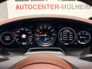 PORSCHE 911 Targa 4GTS Lift Matrix 360 4-RadLenkung 1.Hd