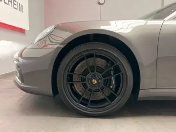 PORSCHE 911 Targa 4GTS Lift Matrix 360 4-RadLenkung 1.Hd