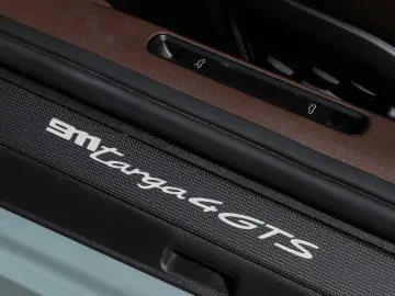 PORSCHE 992 911 Targa 4 GTS Burmester Clubleder InnoDriv