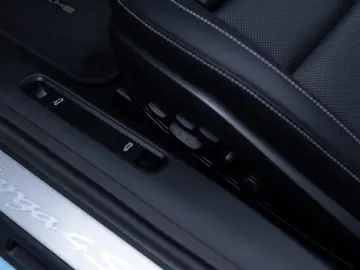 Porsche 992 Targa Carrera  4S