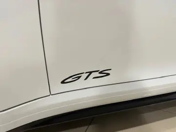 PORSCHE Porsche 911 Targa 4 GTS