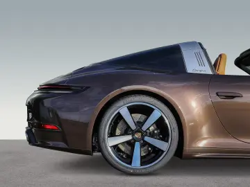 Porsche 992 911 Targa 4S Burmester Lift