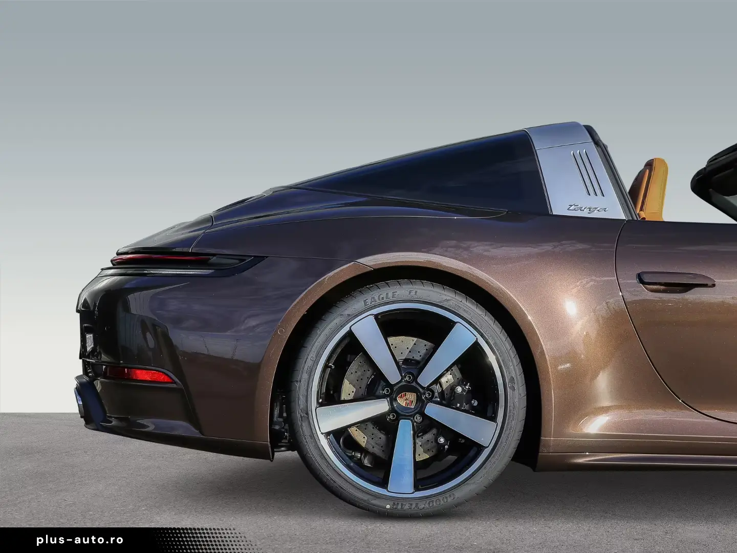 Porsche 992 911 Targa 4S Burmester Lift