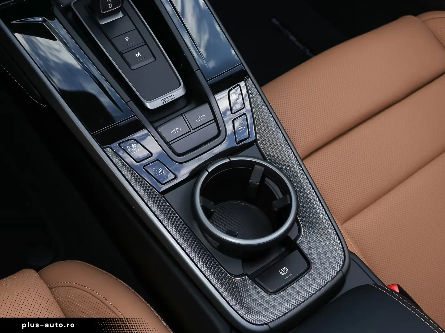 Porsche 992 911 Targa 4S Burmester Lift