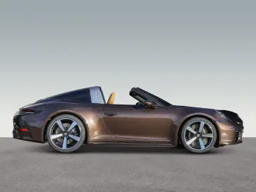Porsche 992 911 Targa 4S Burmester Lift