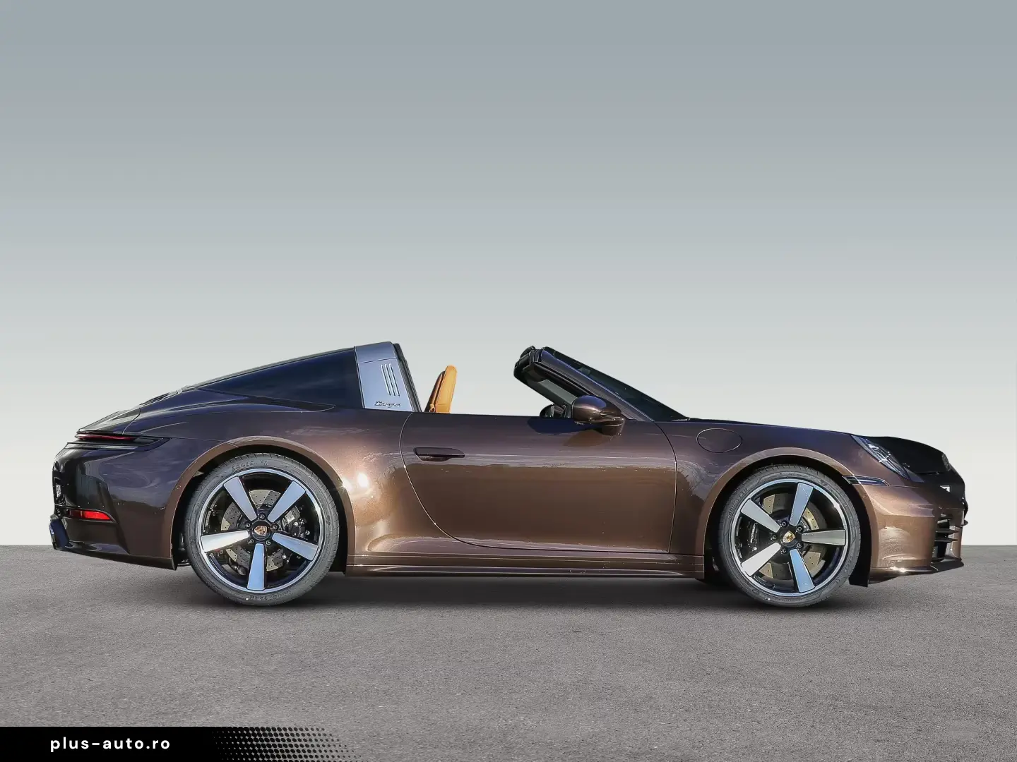 Porsche 992 911 Targa 4S Burmester Lift
