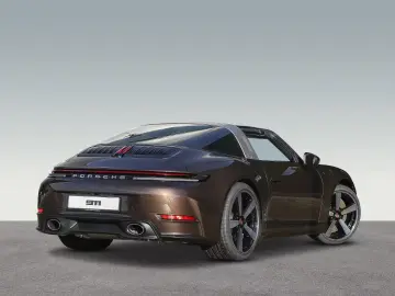 Porsche 992 911 Targa 4S Burmester Lift