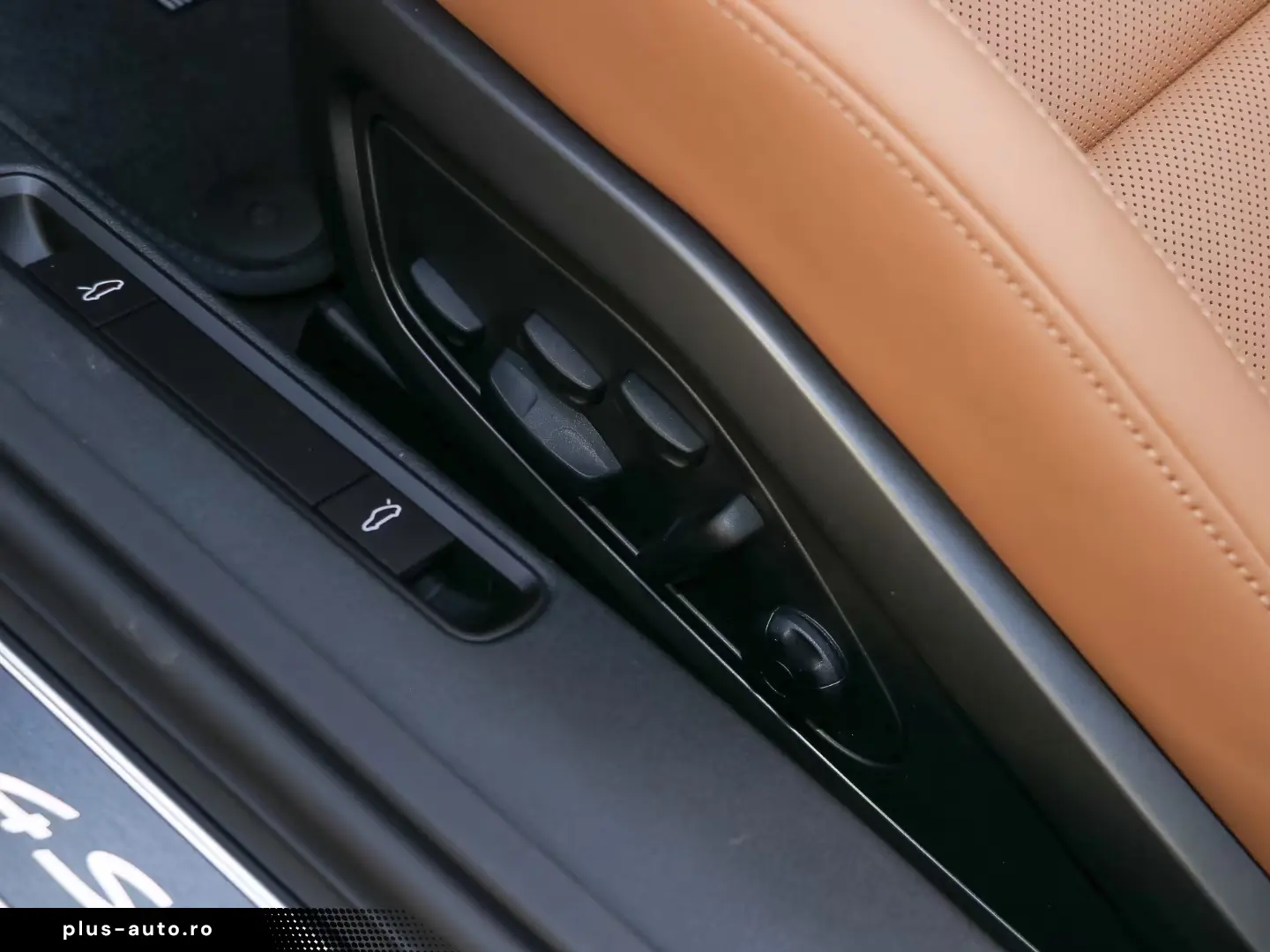 Porsche 992 911 Targa 4S Burmester Lift