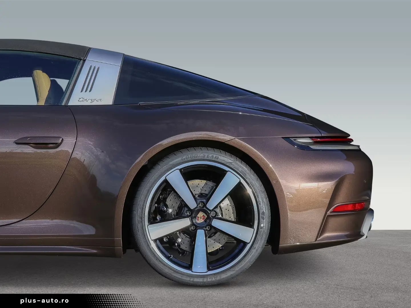 Porsche 992 911 Targa 4S Burmester Lift