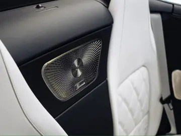 Mercedes Benz SL63 AMG Performance Sets FULL Carbon