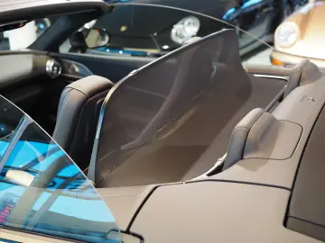 Mercedes-Benz SL 63 AMG Golden Coast 1 of 100 NEU