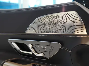 Mercedes-Benz SL 63 AMG Golden Coast 1 of 100 NEU