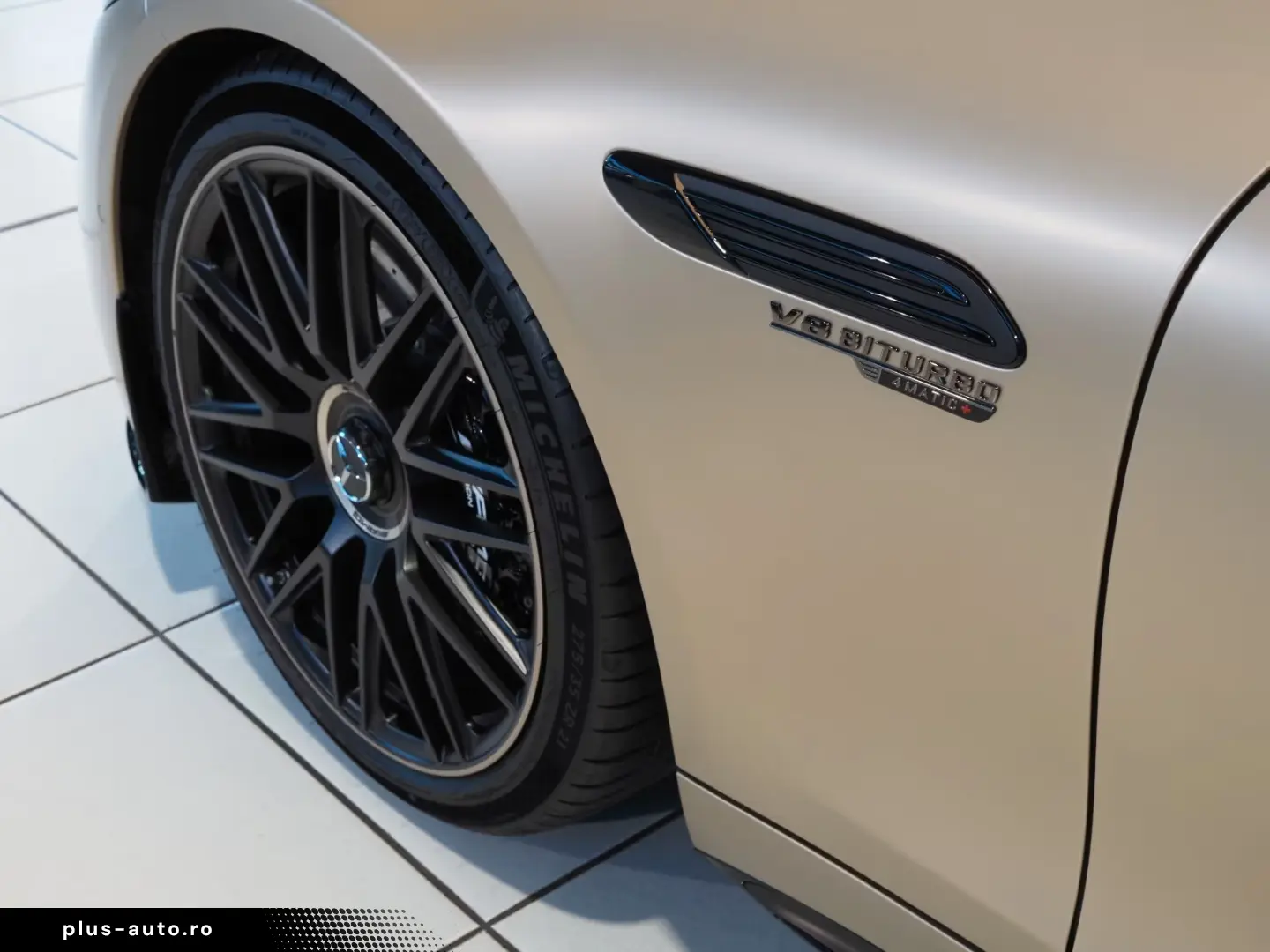 Mercedes-Benz SL 63 AMG Golden Coast 1 of 100 NEU