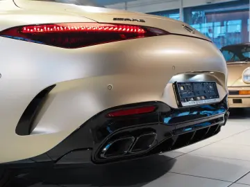 Mercedes-Benz SL 63 AMG Golden Coast 1 of 100 NEU