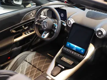 Mercedes-Benz SL 63 AMG Golden Coast 1 of 100 NEU