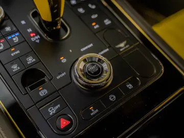 Bentley Continental GT  FULL YELLOW NAIM MULLINER