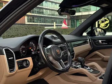 Porsche Cayenne 2018 - 3.0 Benzină - 340 CP