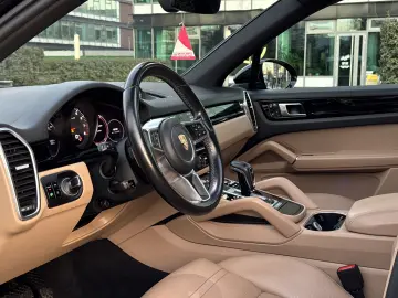 Porsche Cayenne 2018 - 3.0 Benzină - 340 CP