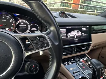 Porsche Cayenne 2018 - 3.0 Benzină - 340 CP