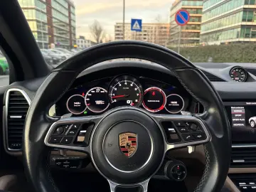 Porsche Cayenne 2018 - 3.0 Benzină - 340 CP
