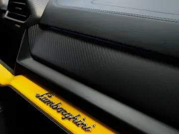 LAMBORGHINI Urus SE CARBON B&O PANO MASSAGE 23ZOLL STYLE PAC