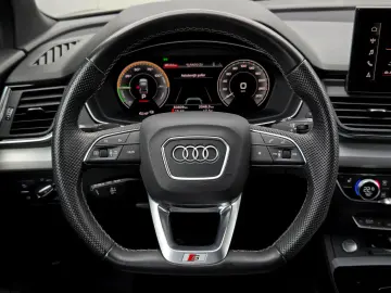 Audi Q5 Gen-Fy-2016
