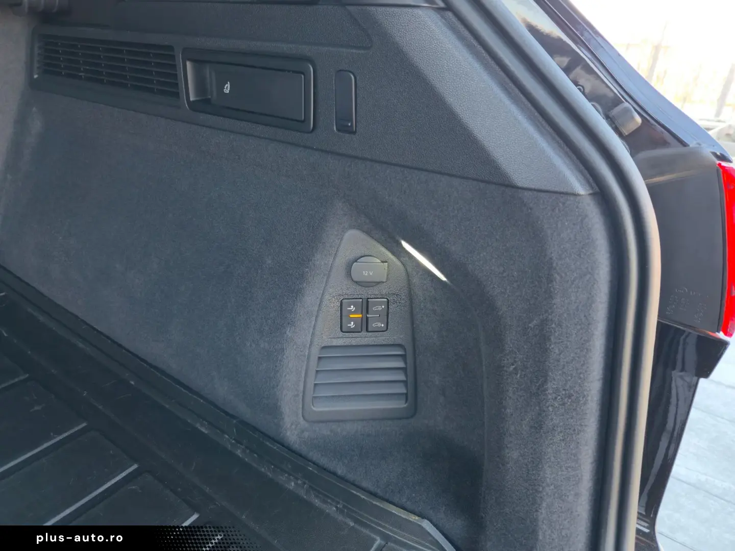 Volkswagen Touareg Gen-Iii-2018