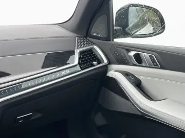 BMW X5 xD 50e M SPORT PRO AdLED DA Pano AHK HK 2ACHS