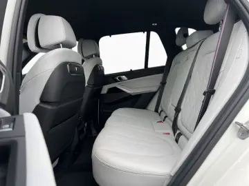 BMW X5 xD 50e M SPORT PRO AdLED DA Pano AHK HK 2ACHS