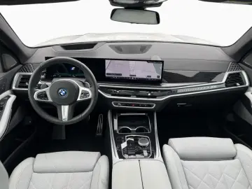 BMW X5 xD 50e M SPORT PRO AdLED DA Pano AHK HK 2ACHS