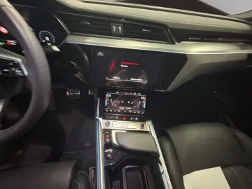 AUDI Q8 Sportback e-tron 55 S-line Quattro AHK Leder