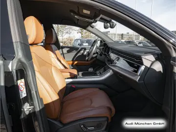 AUDI Q8 55 TFSI e ACC LuftFed HuD