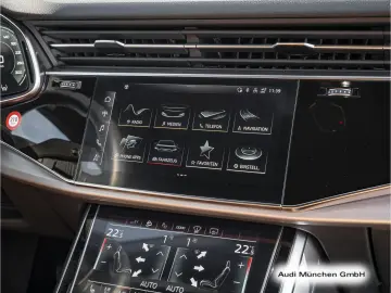 AUDI Q8 55 TFSI e ACC LuftFed HuD