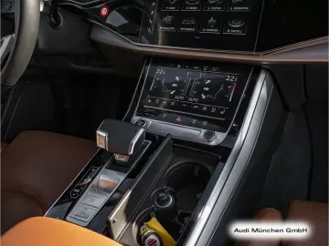 AUDI Q8 55 TFSI e ACC LuftFed HuD