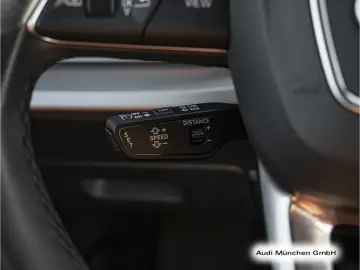 AUDI Q8 55 TFSI e ACC LuftFed HuD