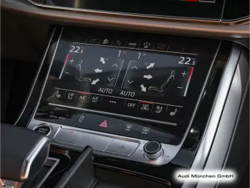 AUDI Q8 55 TFSI e ACC LuftFed HuD