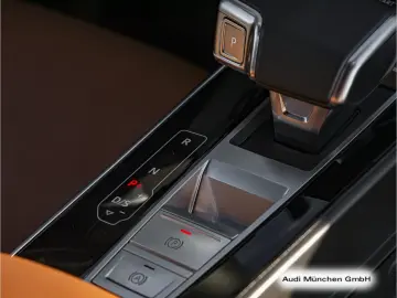 AUDI Q8 55 TFSI e ACC LuftFed HuD